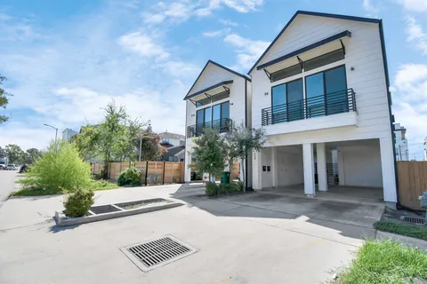 $3,100 | 732 West 22nd Street, Unit A, Houston, TX 77008