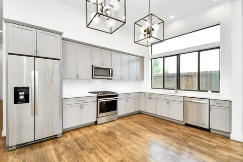$3,100 | 732 West 22nd Street, Unit A, Houston, TX 77008