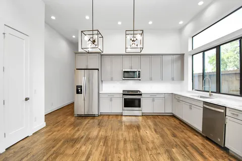 $3,100 | 732 West 22nd Street, Unit A, Houston, TX 77008