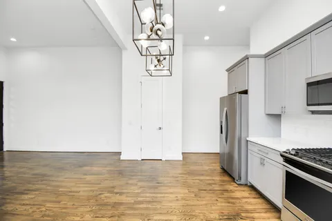 $3,100 | 732 West 22nd Street, Unit A, Houston, TX 77008