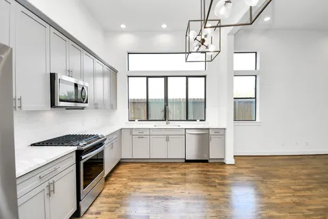 $3,100 | 732 West 22nd Street, Unit A, Houston, TX 77008