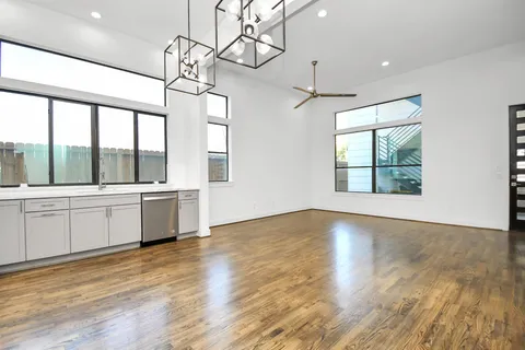 $3,100 | 732 West 22nd Street, Unit A, Houston, TX 77008