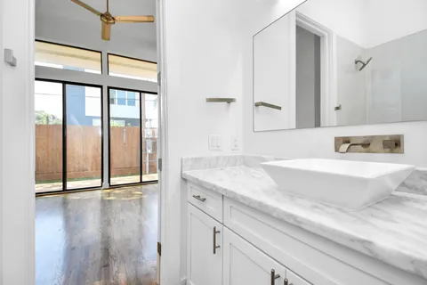 $3,100 | 732 West 22nd Street, Unit A, Houston, TX 77008