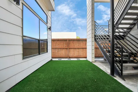 $3,100 | 732 West 22nd Street, Unit A, Houston, TX 77008