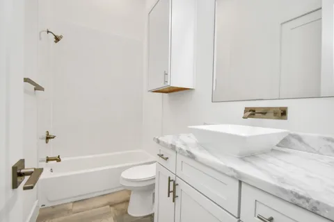 $3,100 | 732 West 22nd Street, Unit A, Houston, TX 77008