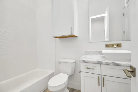 $3,100 | 732 West 22nd Street, Unit A, Houston, TX 77008