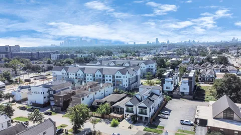 $3,100 | 732 West 22nd Street, Unit A, Houston, TX 77008