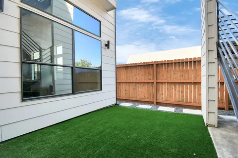 $3,100 | 732 West 22nd Street, Unit A, Houston, TX 77008