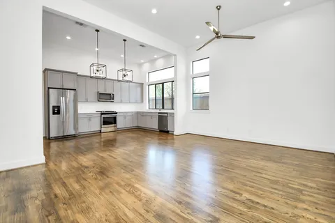 $3,100 | 732 West 22nd Street, Unit A, Houston, TX 77008