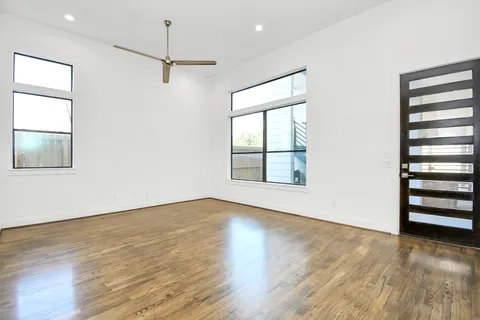 $3,100 | 732 West 22nd Street, Unit A, Houston, TX 77008