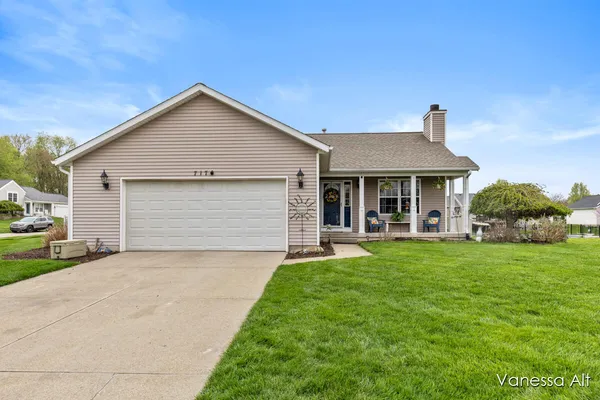 $400,000 | 7170 Quintara Drive Northeast, Comstock Park, MI 49321