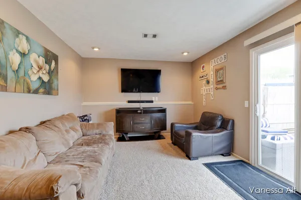 $400,000 | 7170 Quintara Drive Northeast, Comstock Park, MI 49321