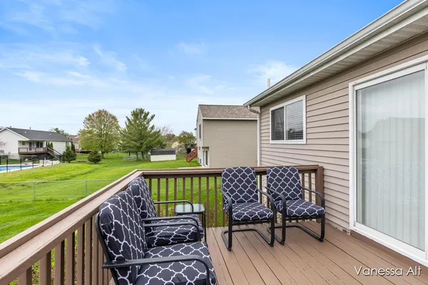 $400,000 | 7170 Quintara Drive Northeast, Comstock Park, MI 49321