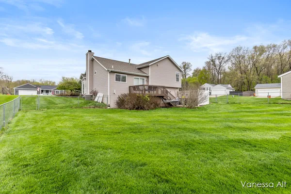 $400,000 | 7170 Quintara Drive Northeast, Comstock Park, MI 49321