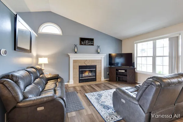 $400,000 | 7170 Quintara Drive Northeast, Comstock Park, MI 49321