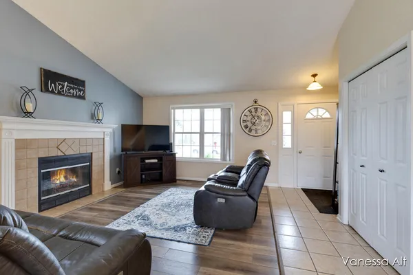 $400,000 | 7170 Quintara Drive Northeast, Comstock Park, MI 49321