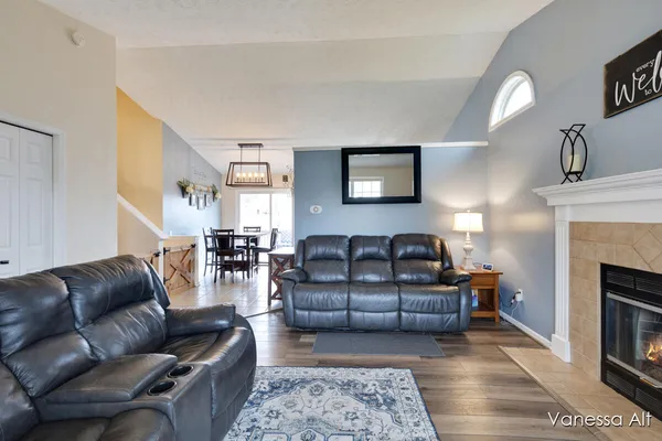 $400,000 | 7170 Quintara Drive Northeast, Comstock Park, MI 49321