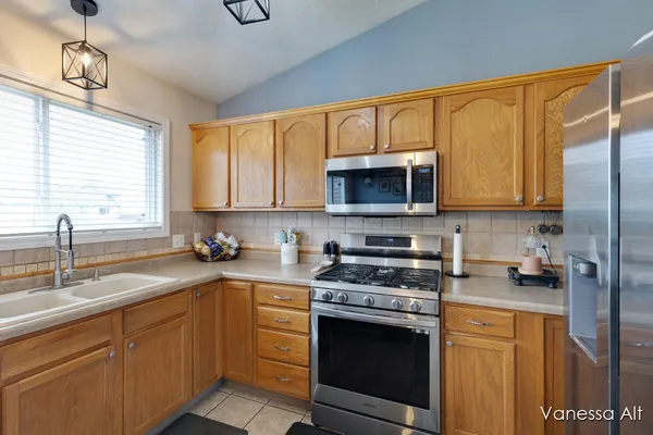 $400,000 | 7170 Quintara Drive Northeast, Comstock Park, MI 49321