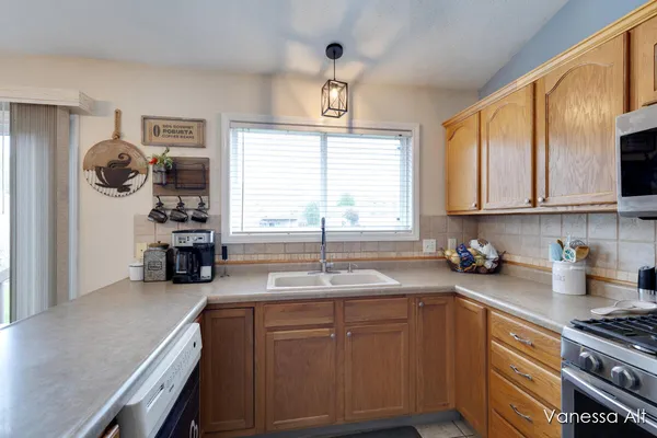 $400,000 | 7170 Quintara Drive Northeast, Comstock Park, MI 49321