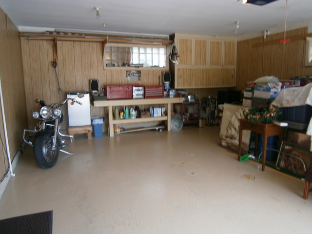 800 Westminster Road Joliet, IL 60435 - Photo 4 of 25 a living room with furniture and a window