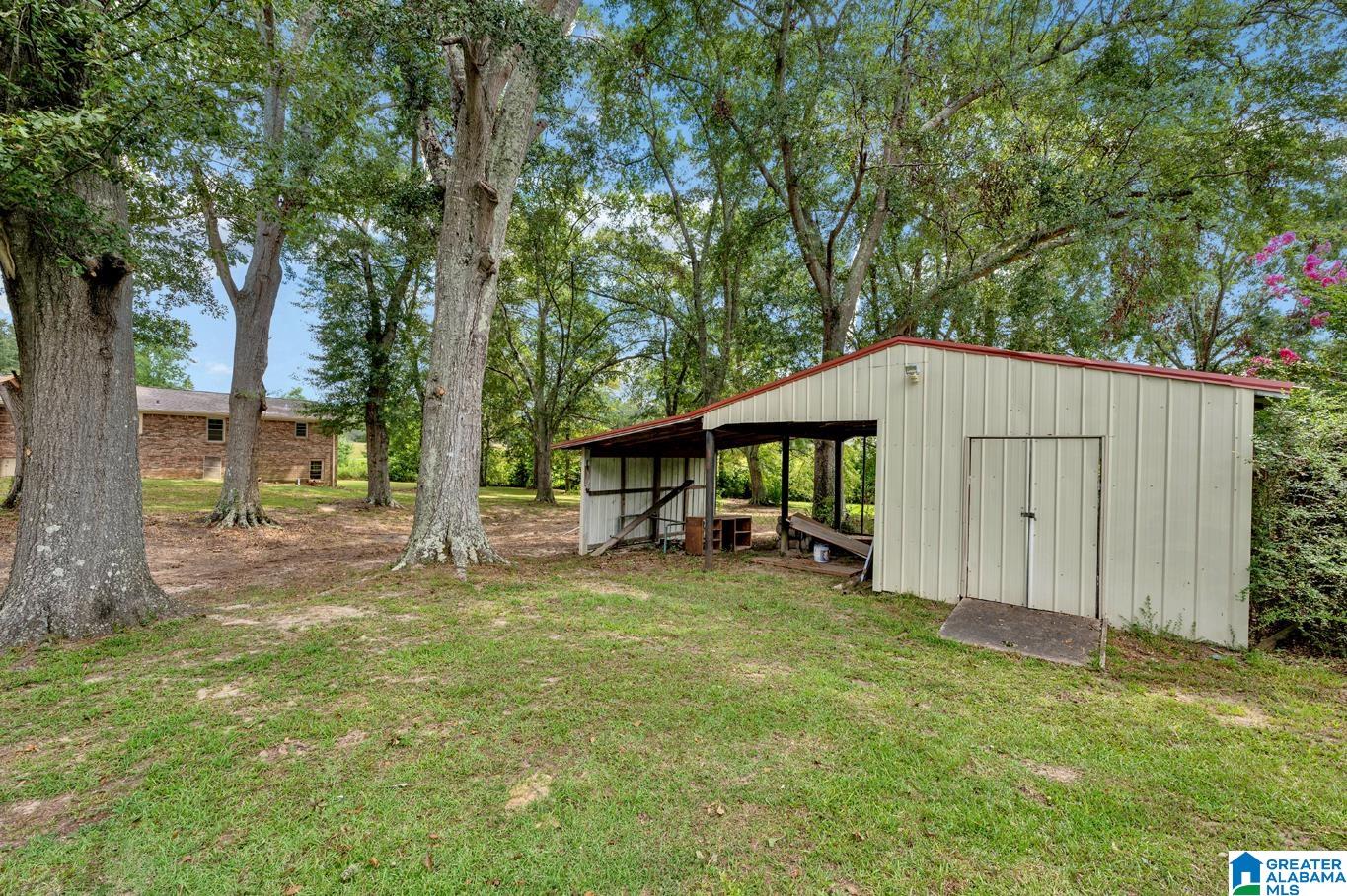301 West Ridgewood Road Jasper, AL 35504 - Photo 32 of 33