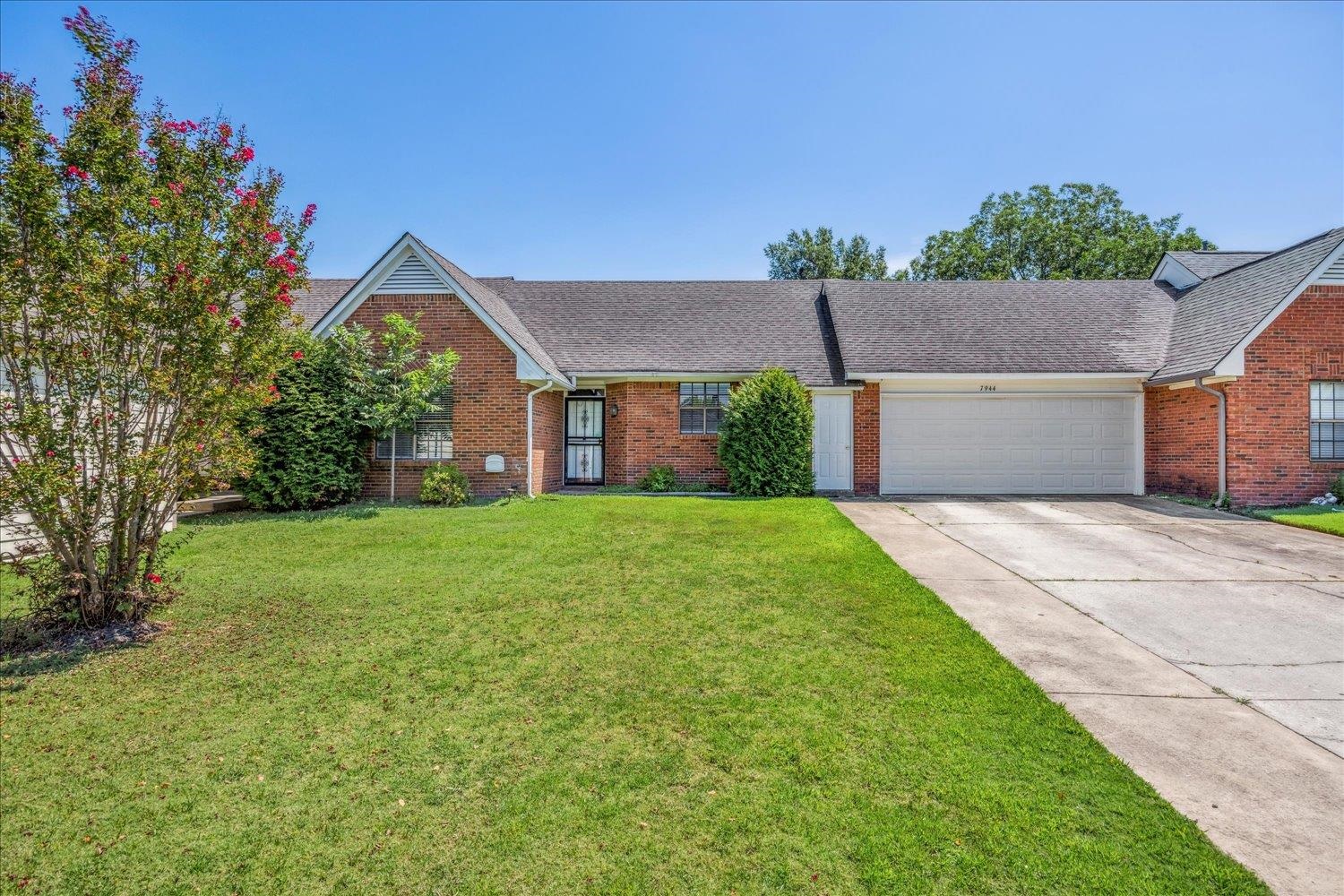7944 Anne's Circle Memphis, TN 38018 - Photo 2 of 27 a view of a house with a yard