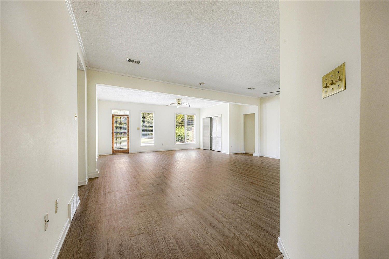 7944 Anne's Circle Memphis, TN 38018 - Photo 7 of 27 a view of gallery with wooden floor