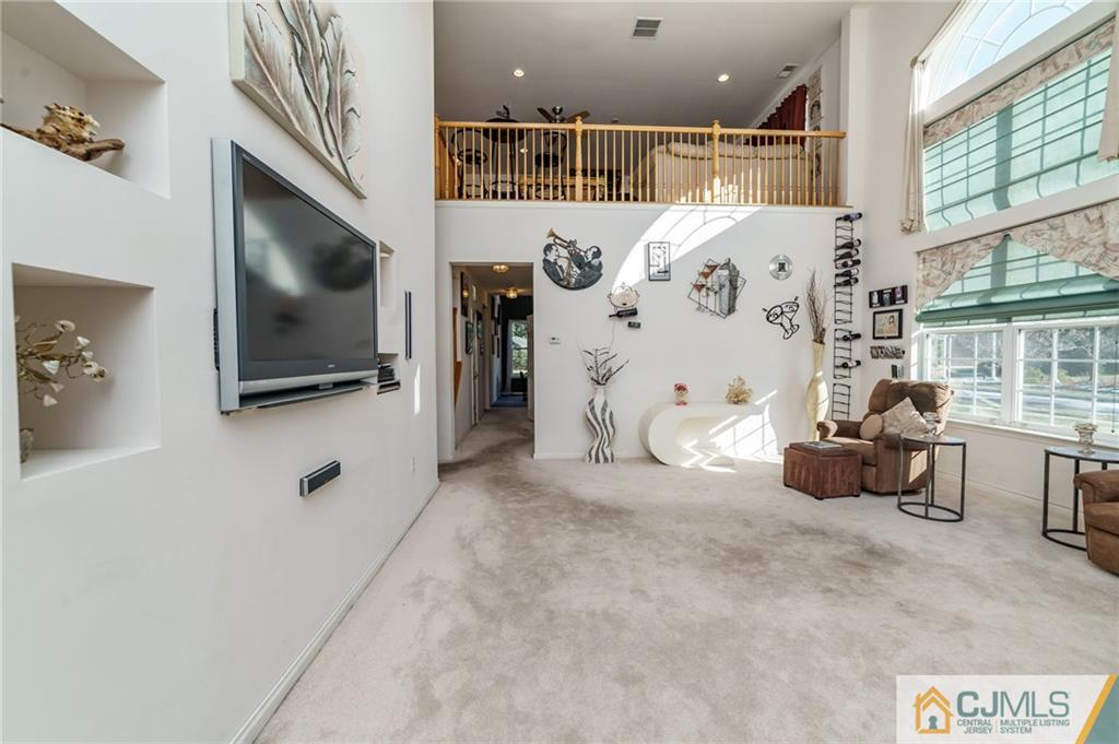 44 Pebble Creek Road Dayton, NJ 08810 - Photo 2 of 28 Gallery Image 2