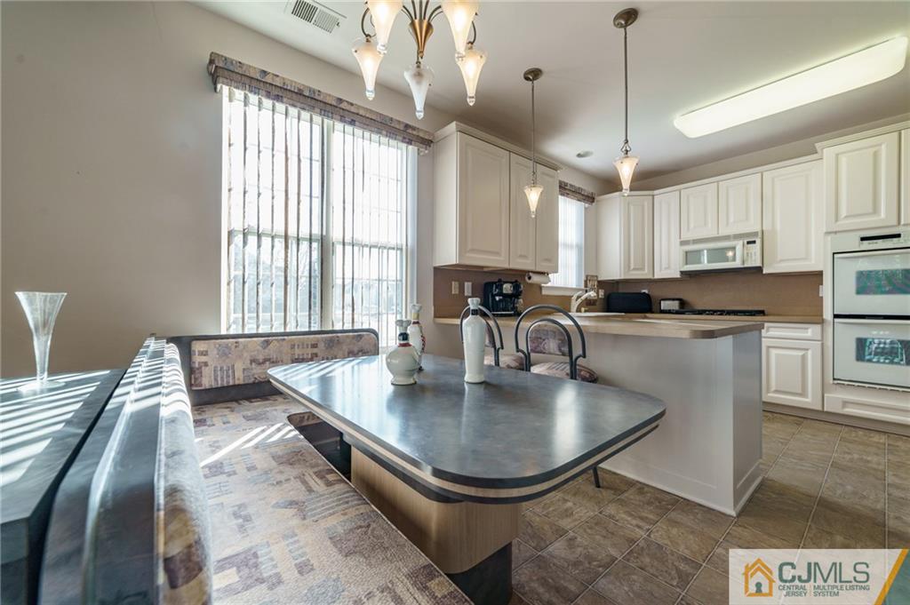 44 Pebble Creek Road Dayton, NJ 08810 - Photo 12 of 28 Gallery Image 12