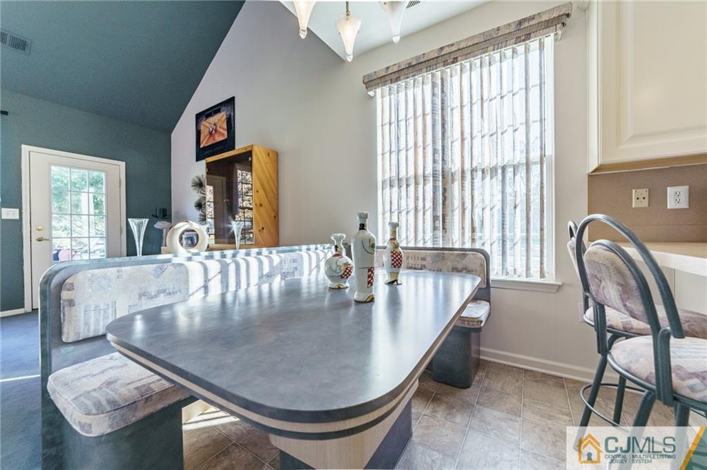 44 Pebble Creek Road Dayton, NJ 08810 - Photo 13 of 28 Gallery Image 13
