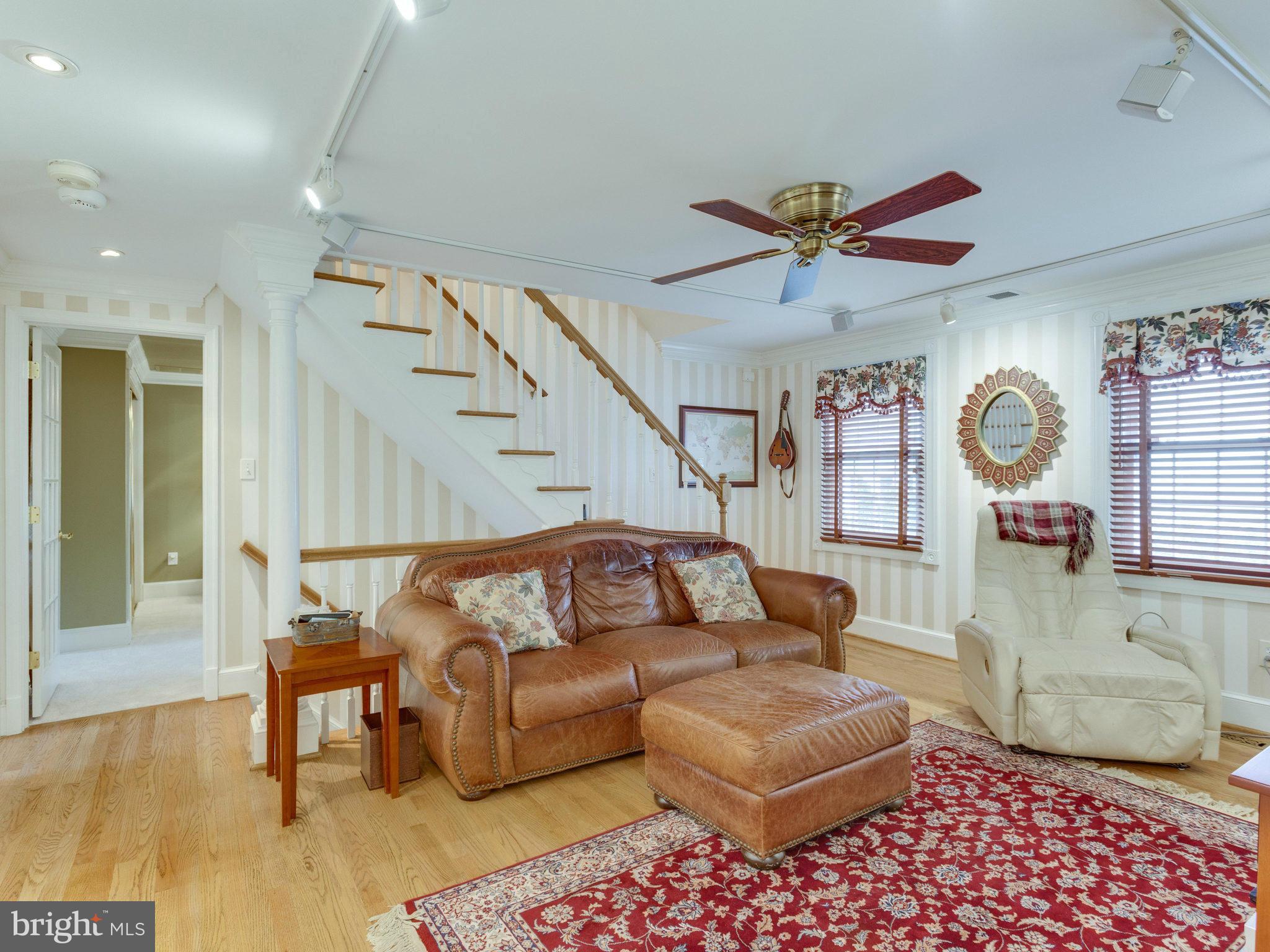 8752 Center Road Springfield, VA 22152 - Photo 14 of 30 Interior (General)