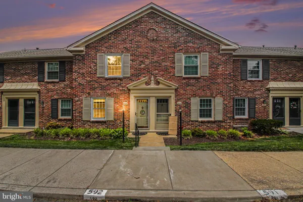 $415,000 | 8418 Penshurst Drive, Unit 592, Springfield, VA 22152