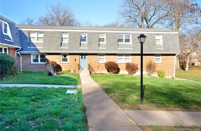 $1,500 | 338 Dunfey Lane, Unit D, Windsor, CT 06095