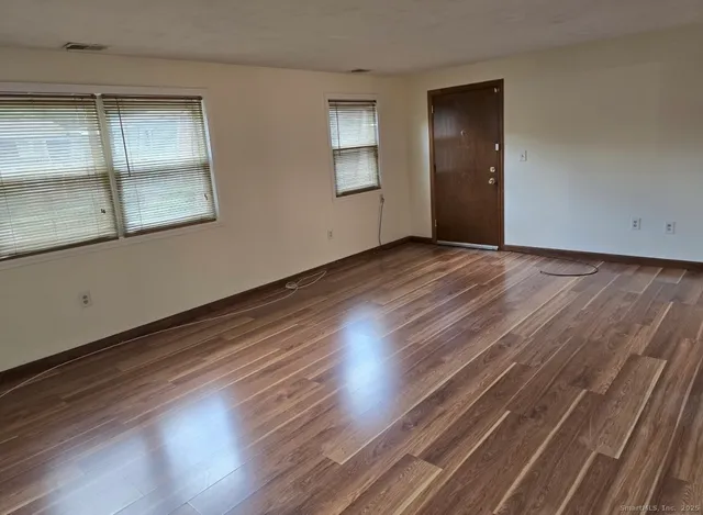 $1,500 | 338 Dunfey Lane, Unit D, Windsor, CT 06095