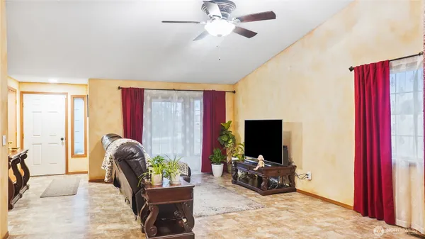 $355,000 | 925 South 11th Avenue, Othello, WA 99344