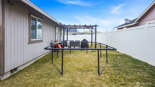 $355,000 | 925 South 11th Avenue, Othello, WA 99344