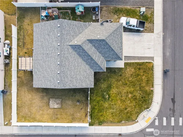 $355,000 | 925 South 11th Avenue, Othello, WA 99344