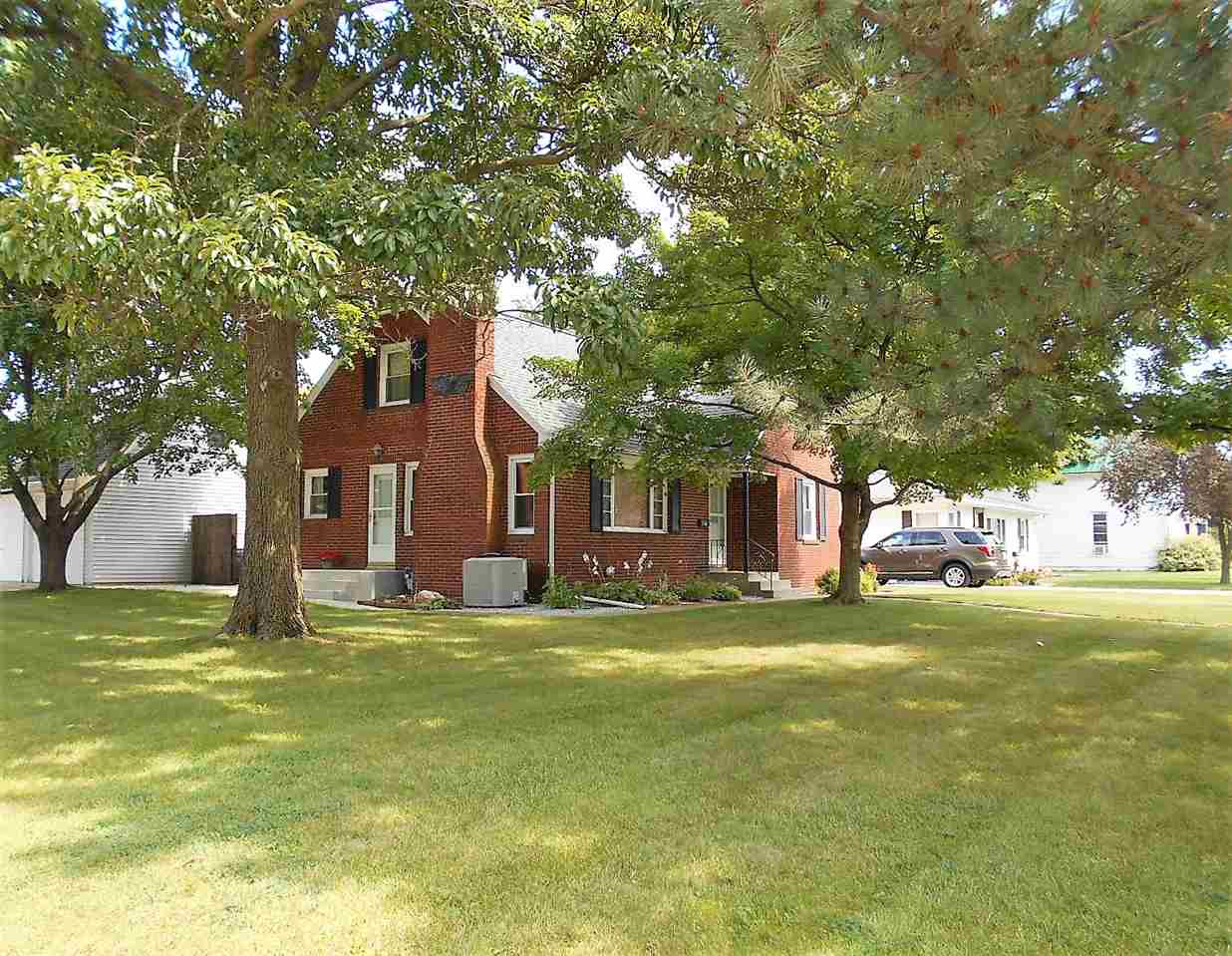 1624 West Monroe Street Decatur, IN 46733 - Photo 1 of 32