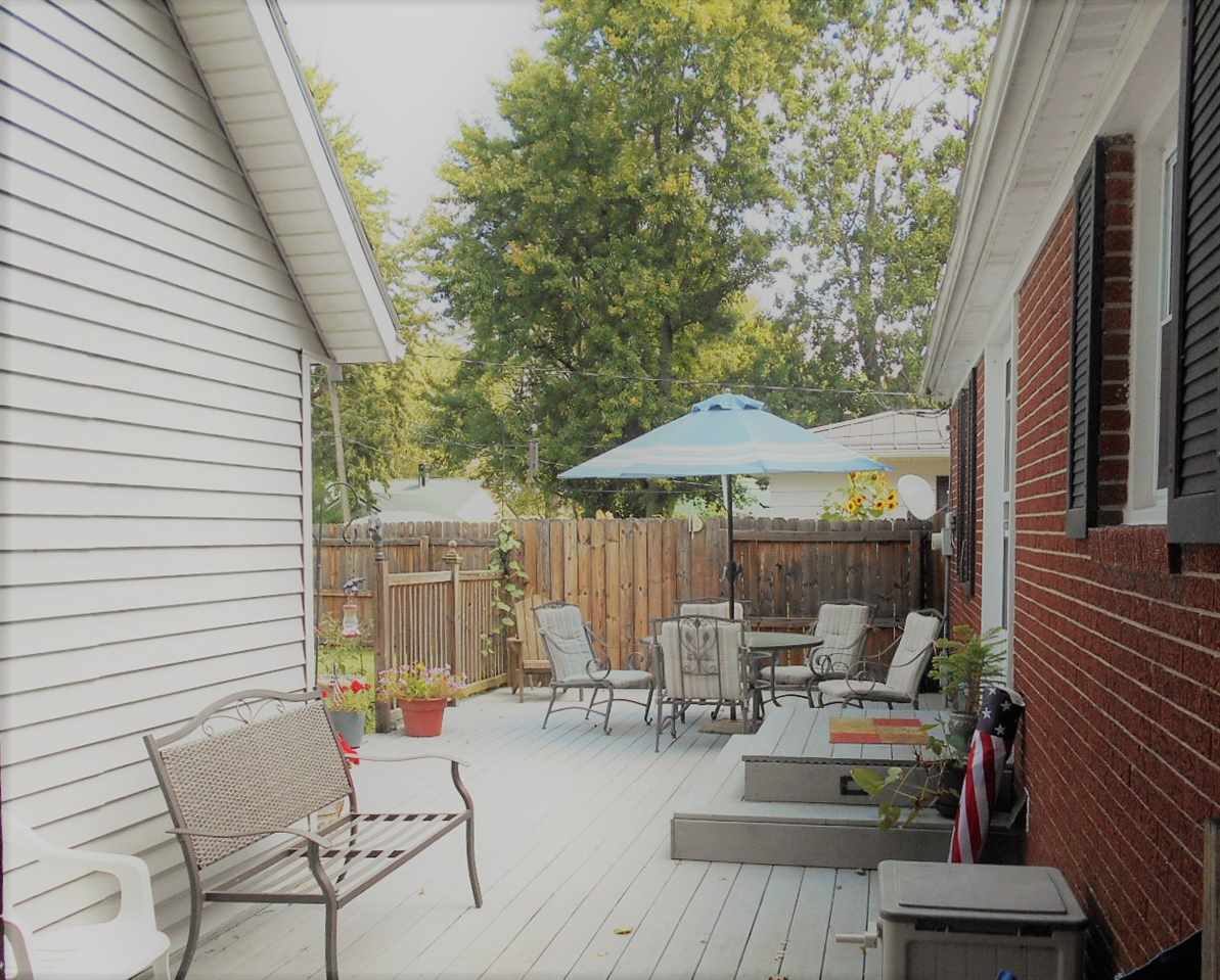 1624 West Monroe Street Decatur, IN 46733 - Photo 3 of 32