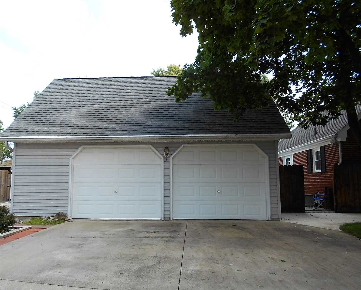 1624 West Monroe Street Decatur, IN 46733 - Photo 4 of 32