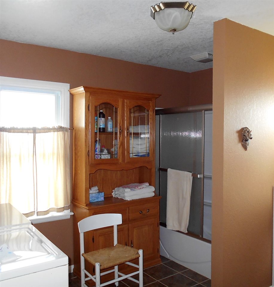 1624 West Monroe Street Decatur, IN 46733 - Photo 6 of 32