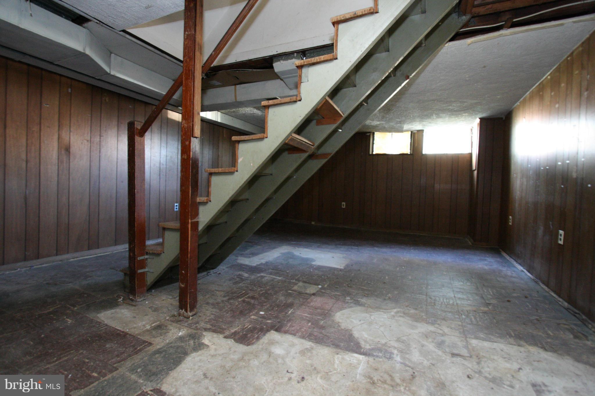 4407 Cedar Garden Road Baltimore, MD 21229 - Photo 24 of 30 a view of entryway