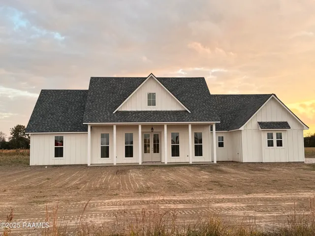 $379,000 | 6258 Ellis Road, Crowley, LA 70526