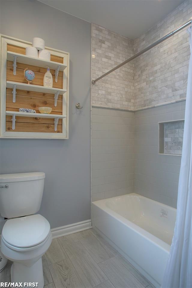 9844 Division Columbus, MI 48063 - Photo 25 of 48 2nd Full Bath Shower