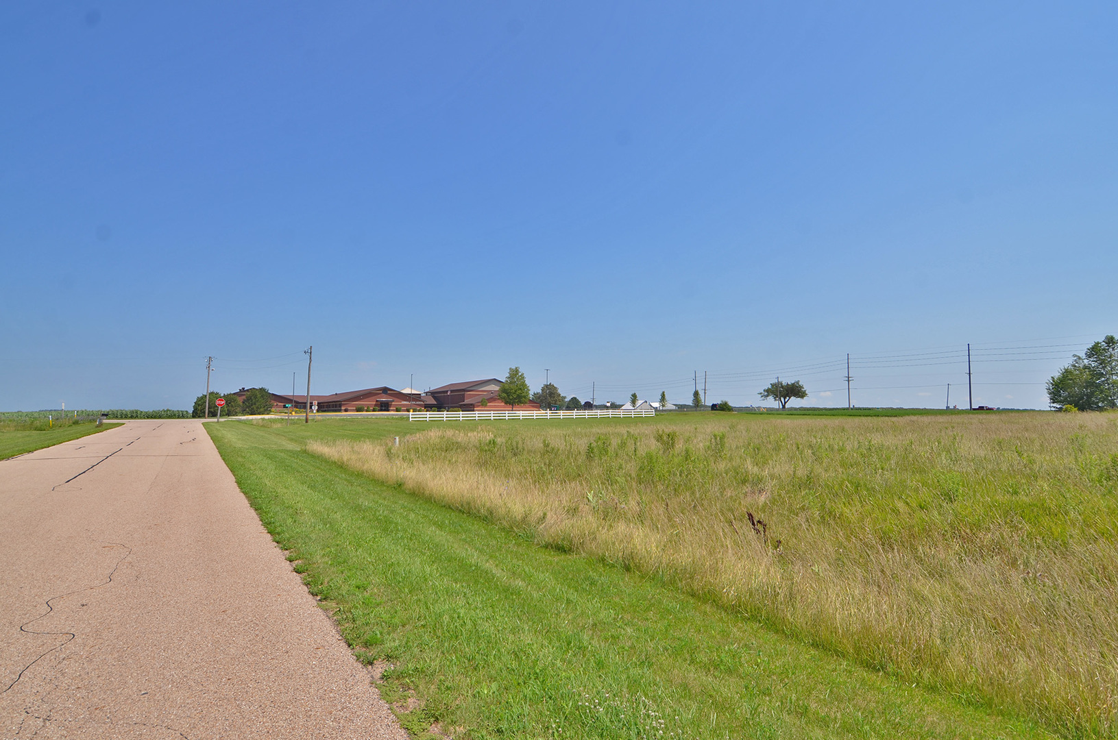 3290 East 289th Road LaSalle, IL 61301 - Photo 4 of 5 a view of a swimming pool and an outdoor space