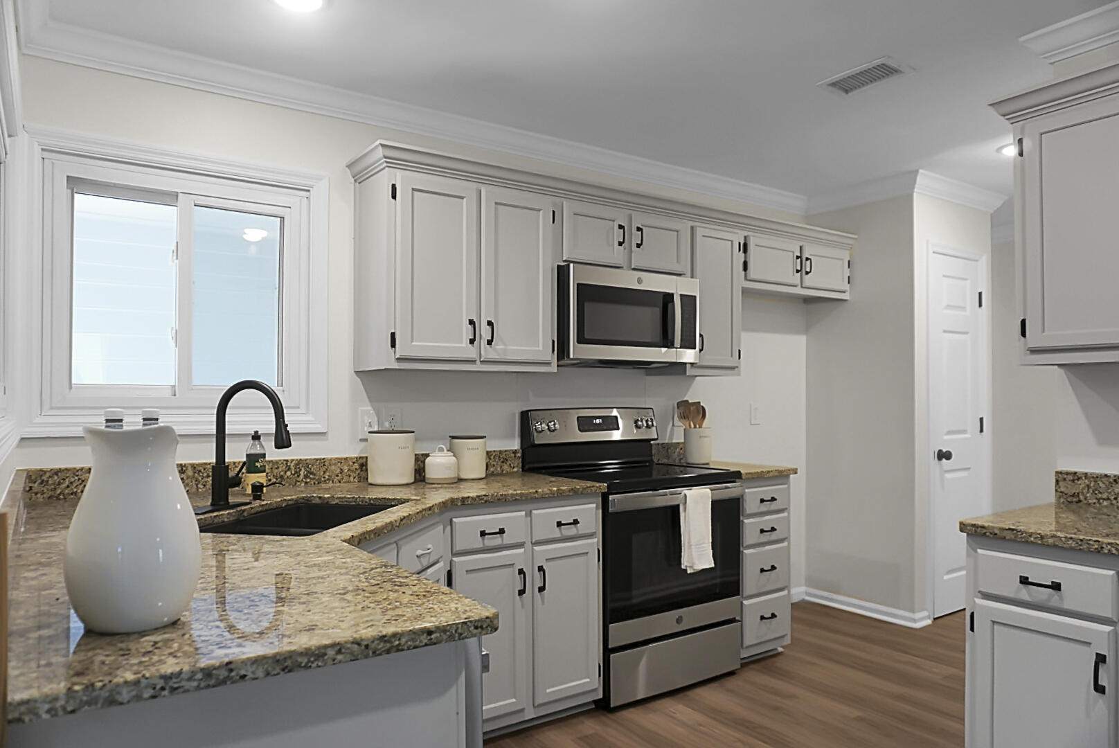 109 New Spring Court Summerville, SC 29485 - Photo 8 of 30 DSC01675