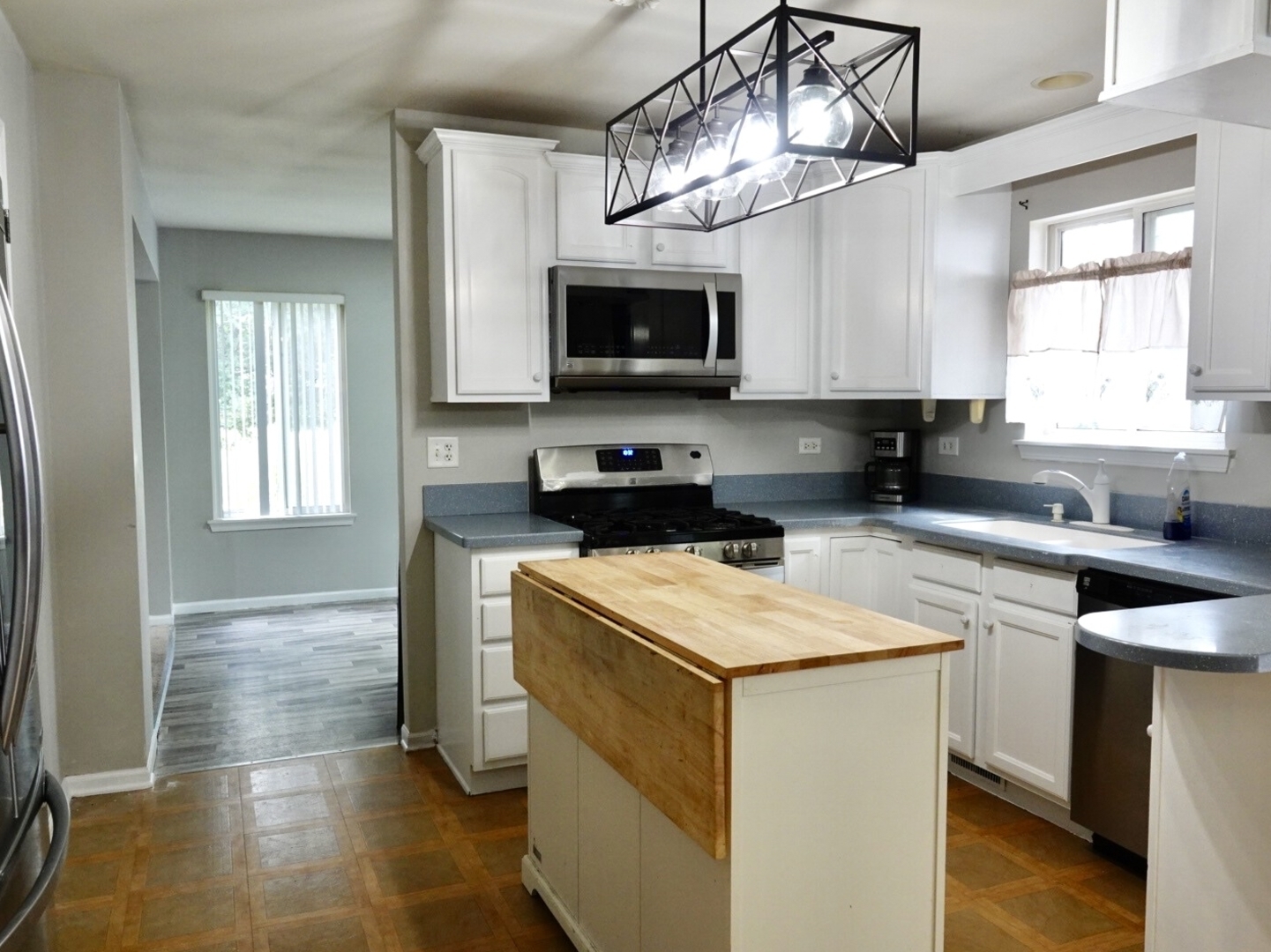 3103 Allen Street Plano, IL 60545 - Photo 3 of 20