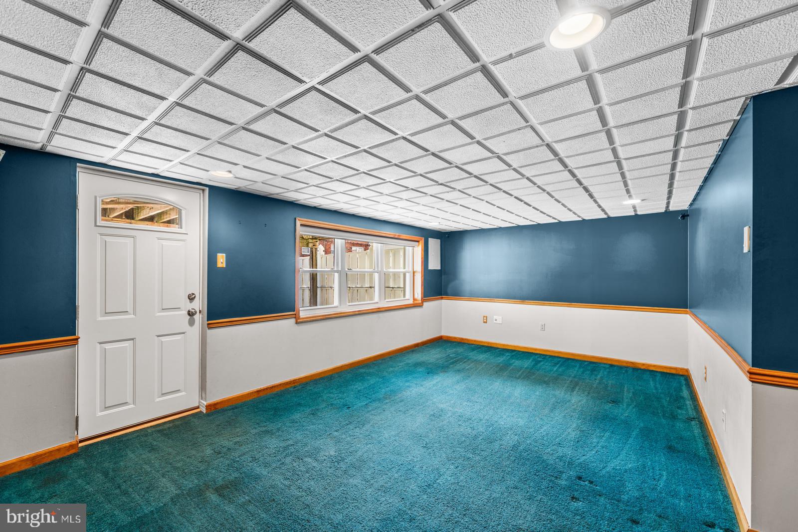 12423 Rambler Road Philadelphia, PA 19154 - Photo 29 of 46 a view of an empty room with window