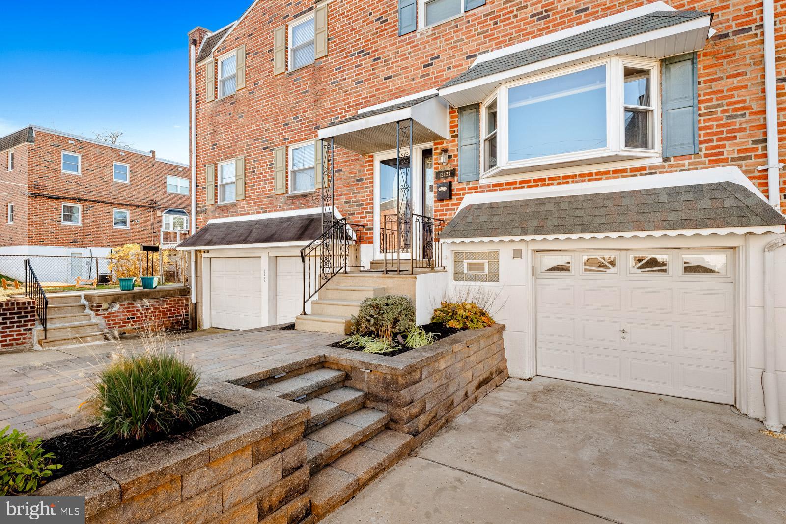 12423 Rambler Road Philadelphia, PA 19154 - Photo 4 of 46 a view of a house with backyard