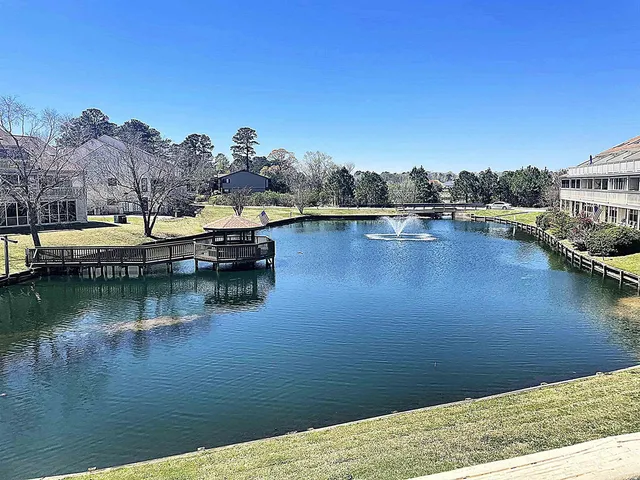 $122,900 | 510 Fairwood Lakes Drive, Unit 18J, Myrtle Beach, SC 29588